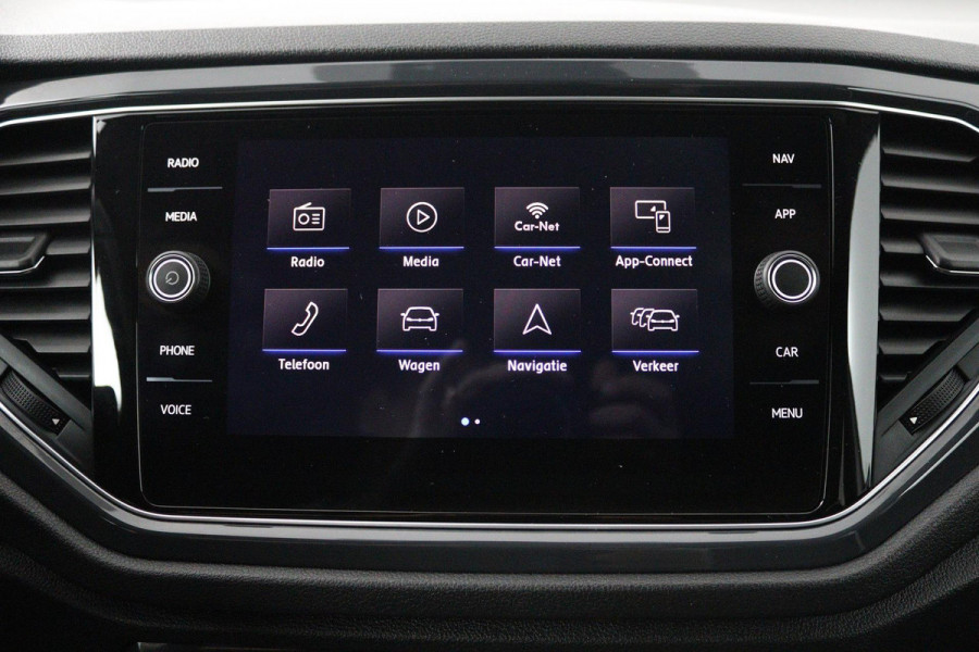 Volkswagen T-Roc 1.0 TSI Sport (PARKEERSENSOREN, NAVIGATIE, ACHTERUITRIJCAMERA, DIGITAAL DASHBOARD, CRUISE CONTROL, NL-AUTO)