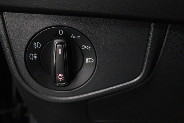 Volkswagen Polo 2.0 TSI GTI (STOELVERWARMING, NAVIGATIE, AUTOMAAT, CRUISE ADAPTIEF, PARKEERSENSOREN, NL-AUTO)
