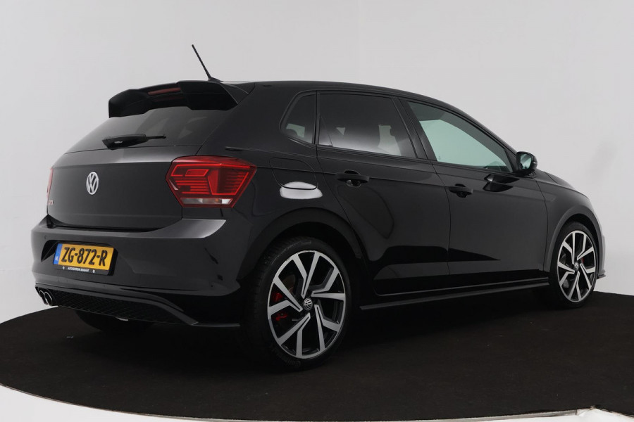 Volkswagen Polo 2.0 TSI GTI (STOELVERWARMING, NAVIGATIE, AUTOMAAT, CRUISE ADAPTIEF, PARKEERSENSOREN, NL-AUTO)