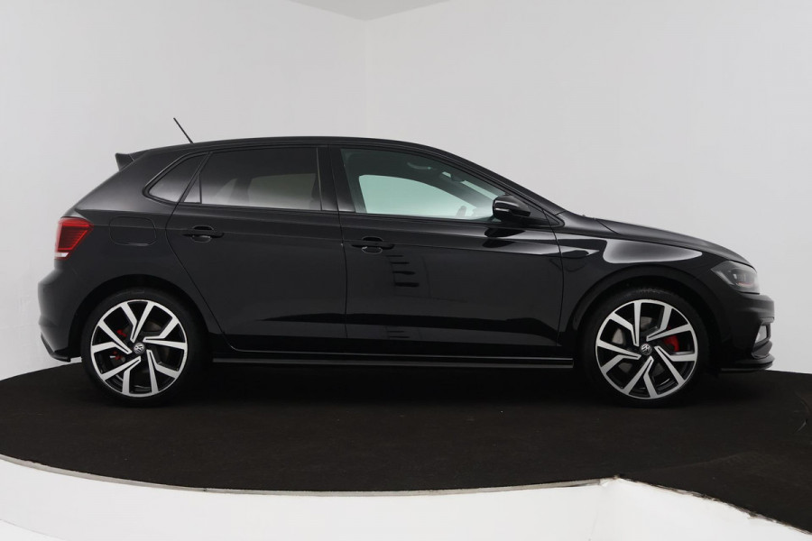 Volkswagen Polo 2.0 TSI GTI (STOELVERWARMING, NAVIGATIE, AUTOMAAT, CRUISE ADAPTIEF, PARKEERSENSOREN, NL-AUTO)