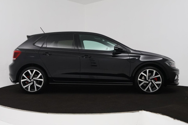 Volkswagen Polo 2.0 TSI GTI (STOELVERWARMING, NAVIGATIE, AUTOMAAT, CRUISE ADAPTIEF, PARKEERSENSOREN, NL-AUTO)