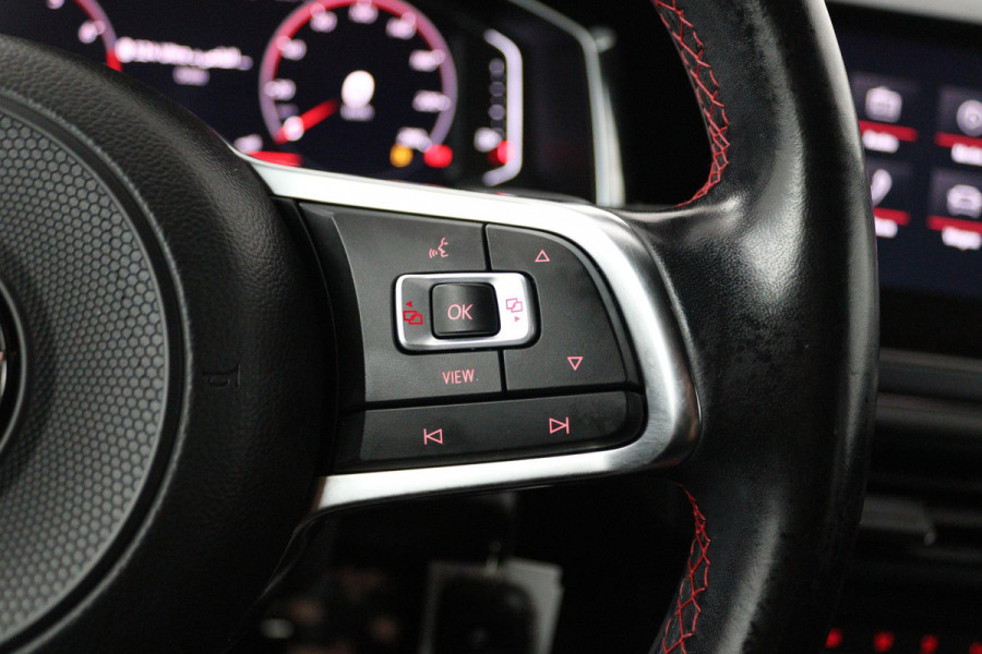 Volkswagen Polo 2.0 TSI GTI (STOELVERWARMING, NAVIGATIE, AUTOMAAT, CRUISE ADAPTIEF, PARKEERSENSOREN, NL-AUTO)