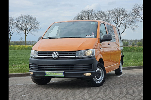 Volkswagen Transporter 2.0 TDI L2H1 DC airco, navi, trekhaak, 150Pk, Euro6!