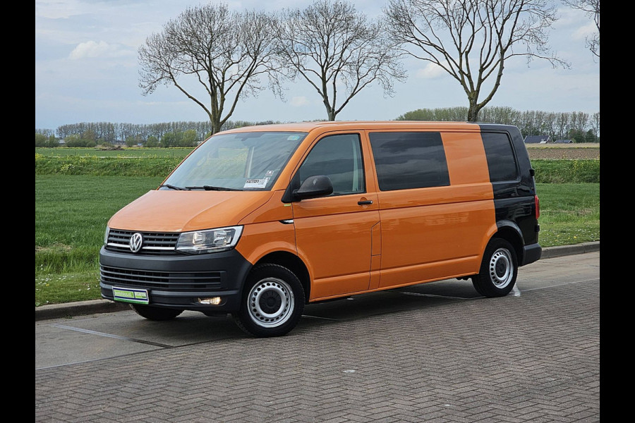 Volkswagen Transporter 2.0 TDI L2H1 DC airco, navi, trekhaak, 150Pk, Euro6!
