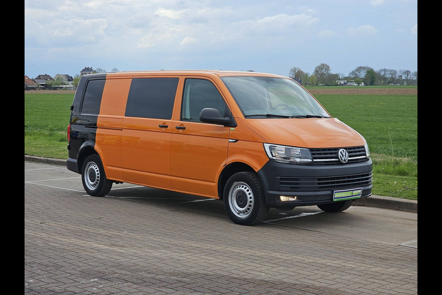Volkswagen Transporter 2.0 TDI L2H1 DC airco, navi, trekhaak, 150Pk, Euro6!
