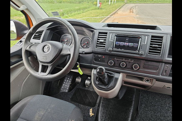 Volkswagen Transporter 2.0 TDI L2H1 DC airco, navi, trekhaak, 150Pk, Euro6!