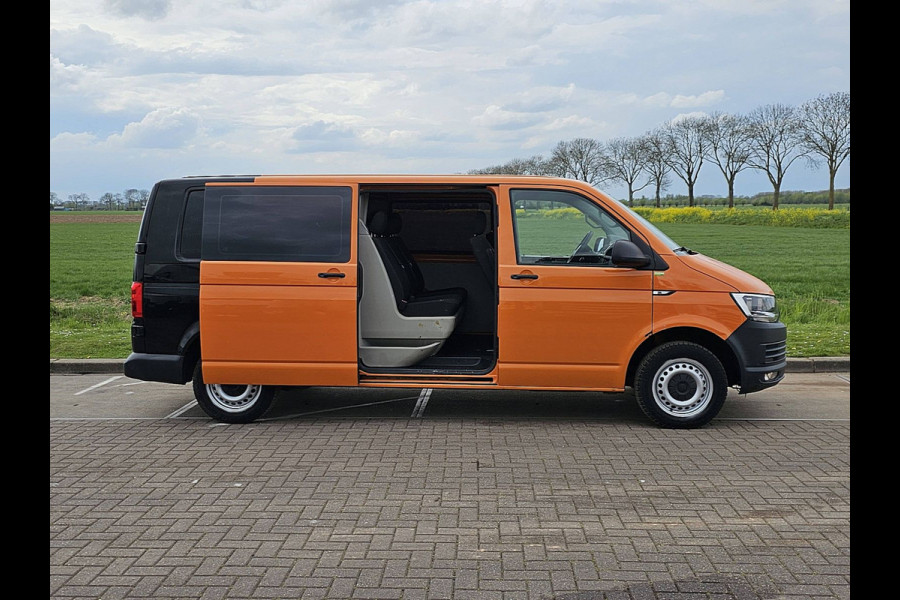 Volkswagen Transporter 2.0 TDI L2H1 DC airco, navi, trekhaak, 150Pk, Euro6!