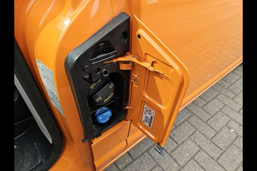 Volkswagen Transporter 2.0 TDI L2H1 DC airco, navi, trekhaak, 150Pk, Euro6!