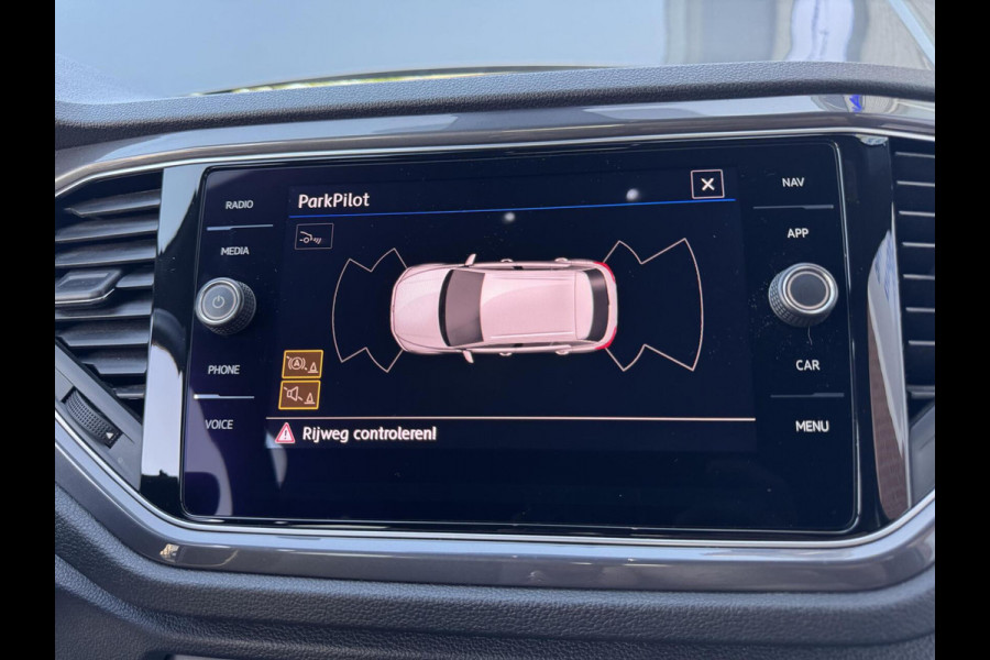 Volkswagen T-Roc 1.5 TSI 150pk 3 x R-Line DSG ACC Camera LaneAsist CarPlay Sportmodus