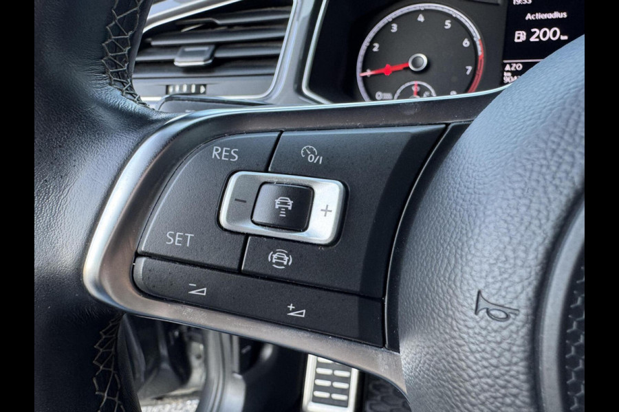 Volkswagen T-Roc 1.5 TSI 150pk 3 x R-Line DSG ACC Camera LaneAsist CarPlay Sportmodus