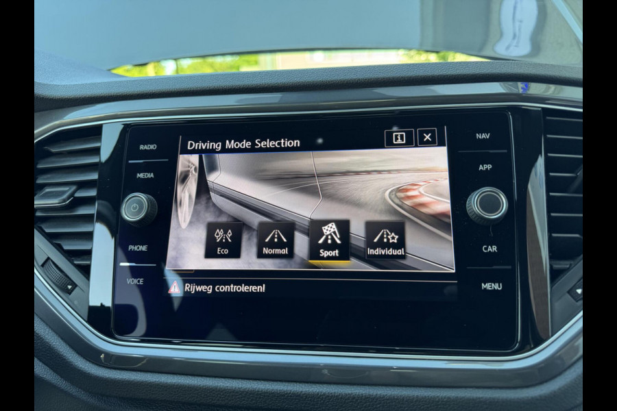 Volkswagen T-Roc 1.5 TSI 150pk 3 x R-Line DSG ACC Camera LaneAsist CarPlay Sportmodus