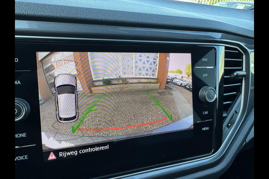 Volkswagen T-Roc 1.5 TSI 150pk 3 x R-Line DSG ACC Camera LaneAsist CarPlay Sportmodus
