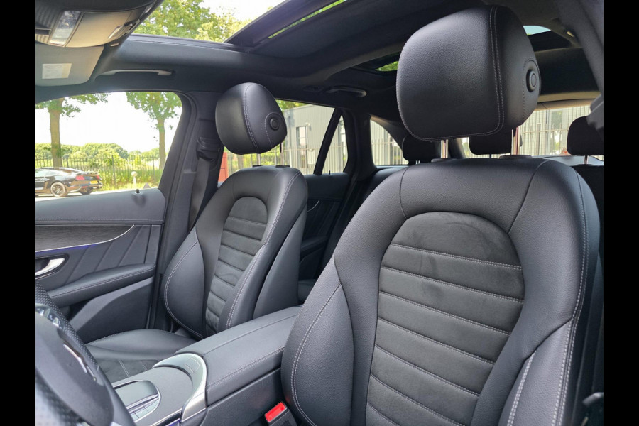 Mercedes-Benz GLC 300e 4MATIC Premium Plus / LUCHTVERING / PANORAMADAK / ALARMKLASSE 5 / TREKHAAK ELEKTRISCH / AMG-LINE !
