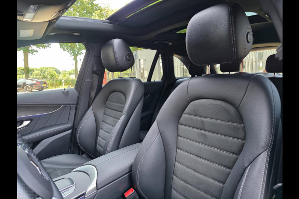 Mercedes-Benz GLC 300e 4MATIC Premium Plus / LUCHTVERING / PANORAMADAK / ALARMKLASSE 5 / TREKHAAK ELEKTRISCH / AMG-LINE !