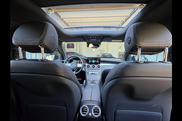 Mercedes-Benz GLC 300e 4MATIC Premium Plus / LUCHTVERING / PANORAMADAK / ALARMKLASSE 5 / TREKHAAK ELEKTRISCH / AMG-LINE !