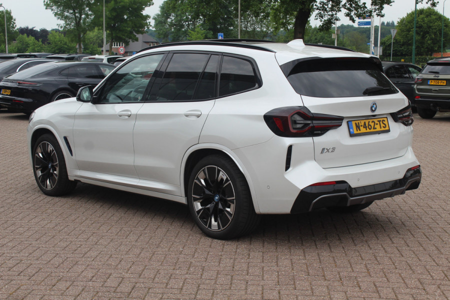 BMW iX3 High Executive 80 kWh / Panoramadak / 360Camera / Head-up / 20'' / Leder / Harman Kardon / Sfeerverlichting / Dodehoek / DAB / Stoelverwarming / ACC