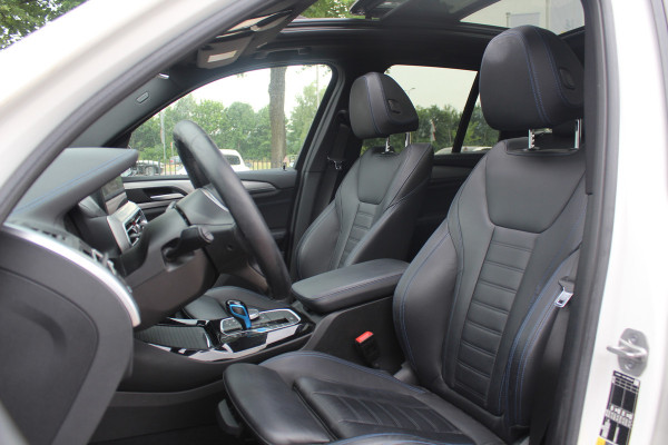 BMW iX3 High Executive 80 kWh / Panoramadak / 360Camera / Head-up / 20'' / Leder / Harman Kardon / Sfeerverlichting / Dodehoek / DAB / Stoelverwarming / ACC