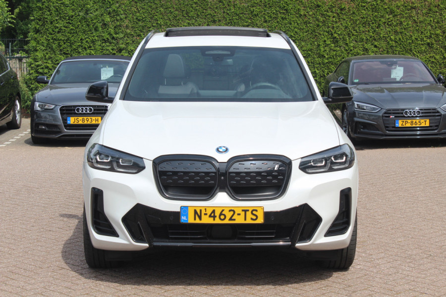 BMW iX3 High Executive 80 kWh / Panoramadak / 360Camera / Head-up / 20'' / Leder / Harman Kardon / Sfeerverlichting / Dodehoek / DAB / Stoelverwarming / ACC