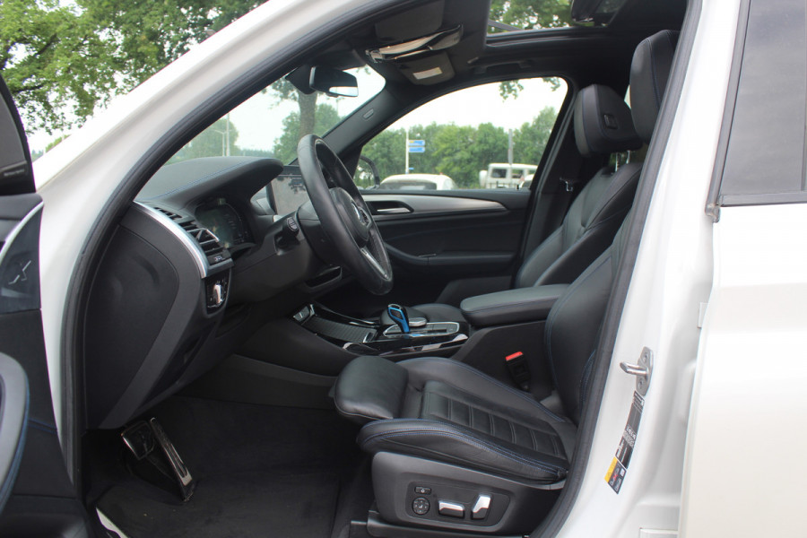 BMW iX3 High Executive 80 kWh / Panoramadak / 360Camera / Head-up / 20'' / Leder / Harman Kardon / Sfeerverlichting / Dodehoek / DAB / Stoelverwarming / ACC