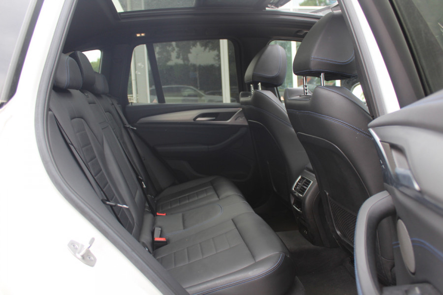 BMW iX3 High Executive 80 kWh / Panoramadak / 360Camera / Head-up / 20'' / Leder / Harman Kardon / Sfeerverlichting / Dodehoek / DAB / Stoelverwarming / ACC