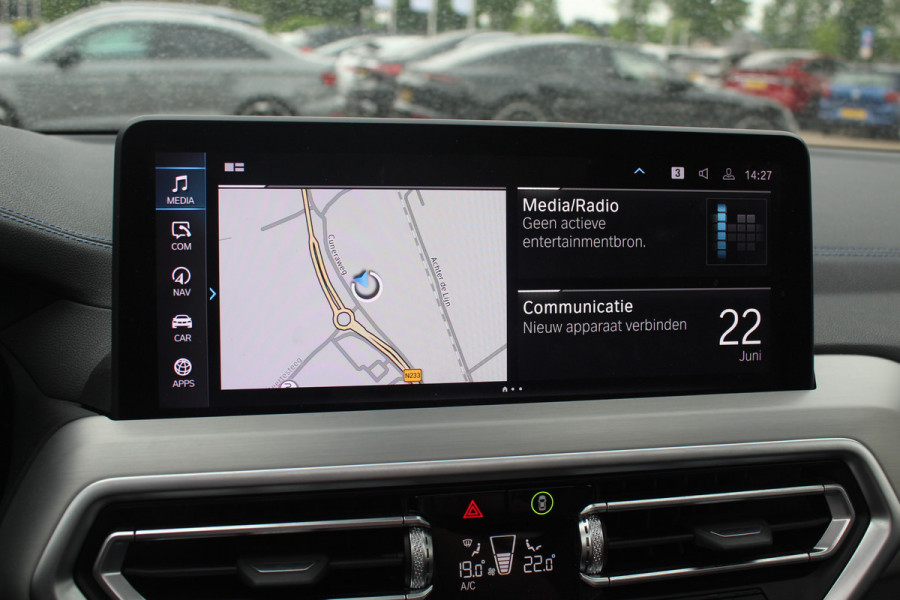 BMW iX3 High Executive 80 kWh / Panoramadak / 360Camera / Head-up / 20'' / Leder / Harman Kardon / Sfeerverlichting / Dodehoek / DAB / Stoelverwarming / ACC