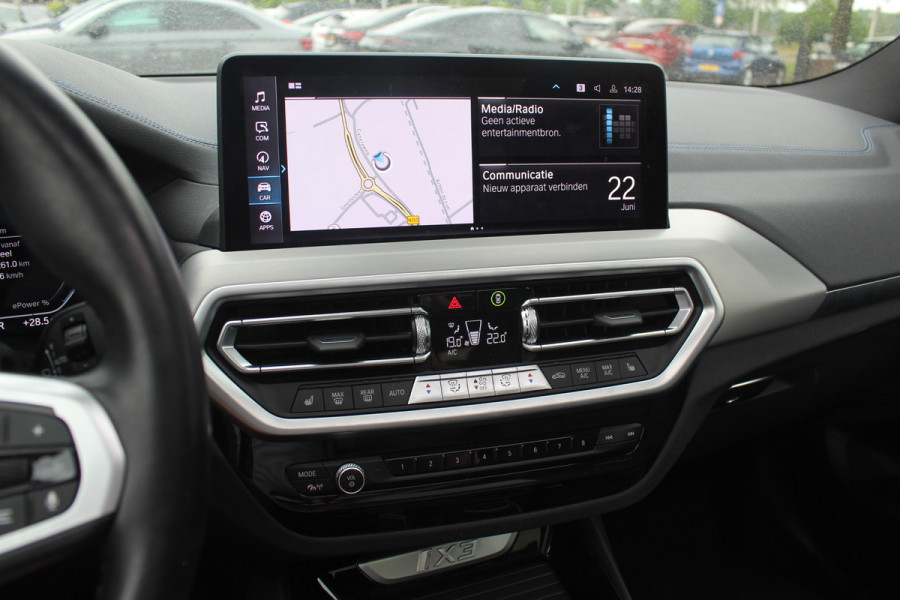 BMW iX3 High Executive 80 kWh / Panoramadak / 360Camera / Head-up / 20'' / Leder / Harman Kardon / Sfeerverlichting / Dodehoek / DAB / Stoelverwarming / ACC