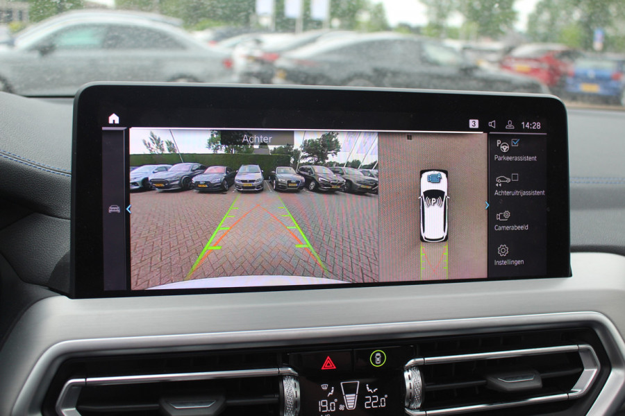 BMW iX3 High Executive 80 kWh / Panoramadak / 360Camera / Head-up / 20'' / Leder / Harman Kardon / Sfeerverlichting / Dodehoek / DAB / Stoelverwarming / ACC