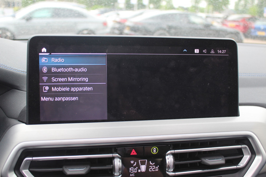 BMW iX3 High Executive 80 kWh / Panoramadak / 360Camera / Head-up / 20'' / Leder / Harman Kardon / Sfeerverlichting / Dodehoek / DAB / Stoelverwarming / ACC