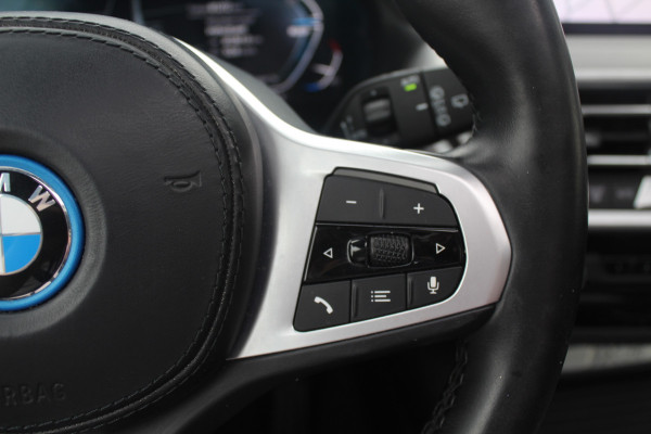 BMW iX3 High Executive 80 kWh / Panoramadak / 360Camera / Head-up / 20'' / Leder / Harman Kardon / Sfeerverlichting / Dodehoek / DAB / Stoelverwarming / ACC