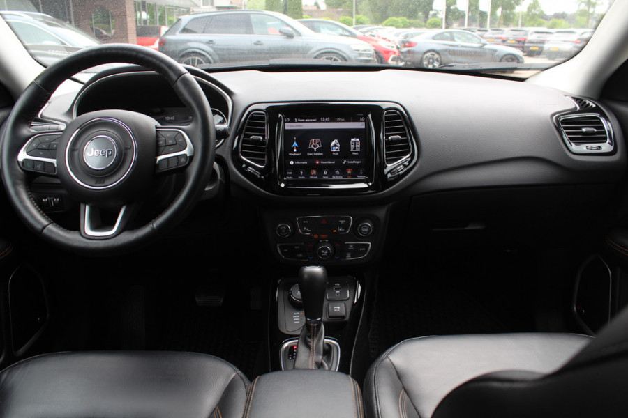 Jeep Compass 1.4 MultiAir Limited 4x4 / Trekhaak / Camera / Half leder / Navigatie / Keyless / 17'' / Stuurverwarming / DAB / Stoelverwarming / Cruise Control