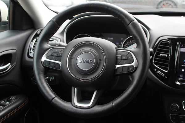 Jeep Compass 1.4 MultiAir Limited 4x4 / Trekhaak / Camera / Half leder / Navigatie / Keyless / 17'' / Stuurverwarming / DAB / Stoelverwarming / Cruise Control