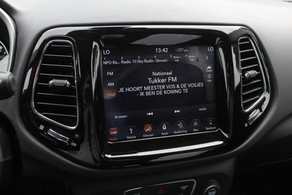 Jeep Compass 1.4 MultiAir Limited 4x4 / Trekhaak / Camera / Half leder / Navigatie / Keyless / 17'' / Stuurverwarming / DAB / Stoelverwarming / Cruise Control