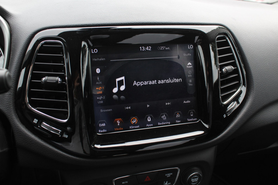 Jeep Compass 1.4 MultiAir Limited 4x4 / Trekhaak / Camera / Half leder / Navigatie / Keyless / 17'' / Stuurverwarming / DAB / Stoelverwarming / Cruise Control
