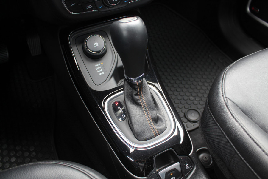 Jeep Compass 1.4 MultiAir Limited 4x4 / Trekhaak / Camera / Half leder / Navigatie / Keyless / 17'' / Stuurverwarming / DAB / Stoelverwarming / Cruise Control