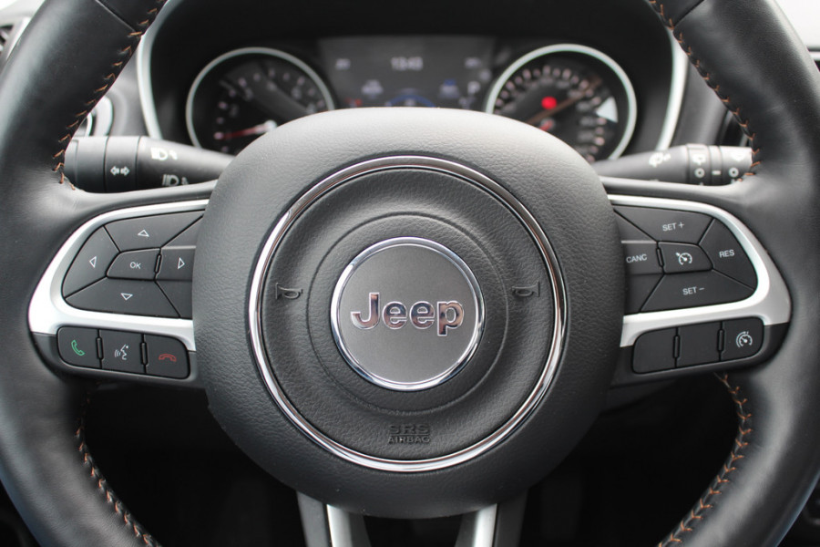Jeep Compass 1.4 MultiAir Limited 4x4 / Trekhaak / Camera / Half leder / Navigatie / Keyless / 17'' / Stuurverwarming / DAB / Stoelverwarming / Cruise Control