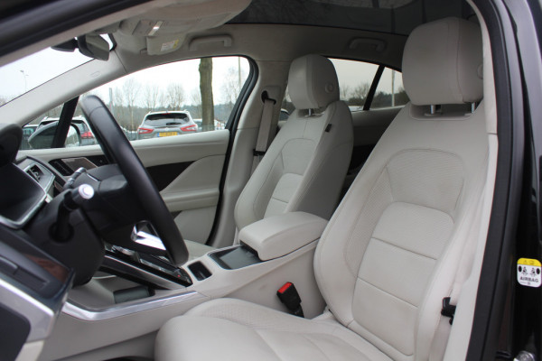 Jaguar I-PACE EV400 First Edition 90 kWh / Full option / Panoramadak / 360Camera / Head-up / Luchtvering / Leder / Meridian / Stuurverwarming