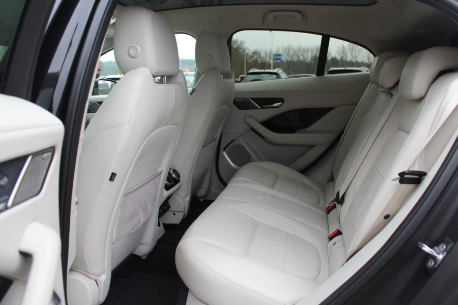 Jaguar I-PACE EV400 First Edition 90 kWh / Full option / Panoramadak / 360Camera / Head-up / Luchtvering / Leder / Meridian / Stuurverwarming