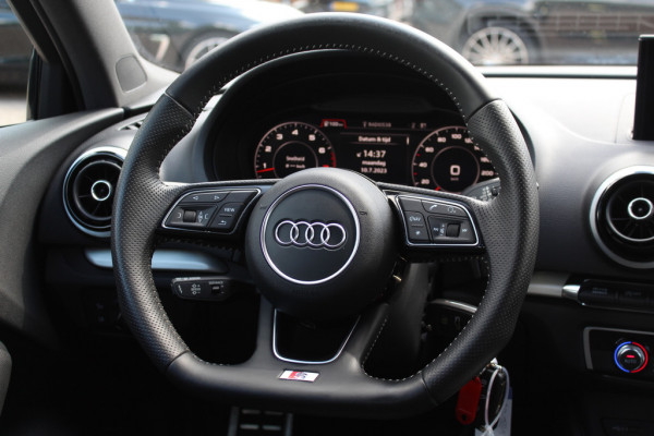 Audi A3 Sportback 1.0 TFSI Sport S Line Edition / Navigatie / Parkeerhulp achter / 18'' / Sportstoelen + half leder / Cruise Control