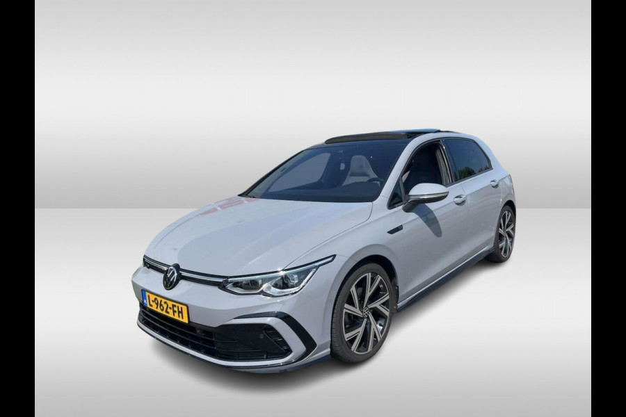 Volkswagen Golf 1.5 eTSI R-Line / Panoramadak / Camera / Matrix LED / 18'' / Navigatie / DAB / ACC / Stoelverwarming