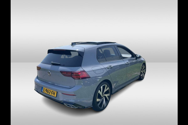 Volkswagen Golf 1.5 eTSI R-Line / Panoramadak / Camera / Matrix LED / 18'' / Navigatie / DAB / ACC / Stoelverwarming