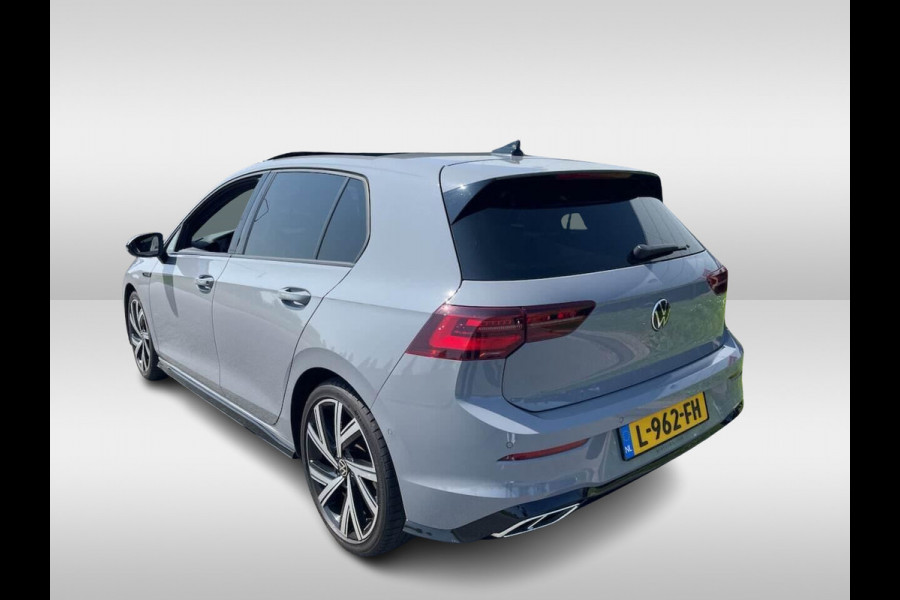 Volkswagen Golf 1.5 eTSI R-Line / Panoramadak / Camera / Matrix LED / 18'' / Navigatie / DAB / ACC / Stoelverwarming