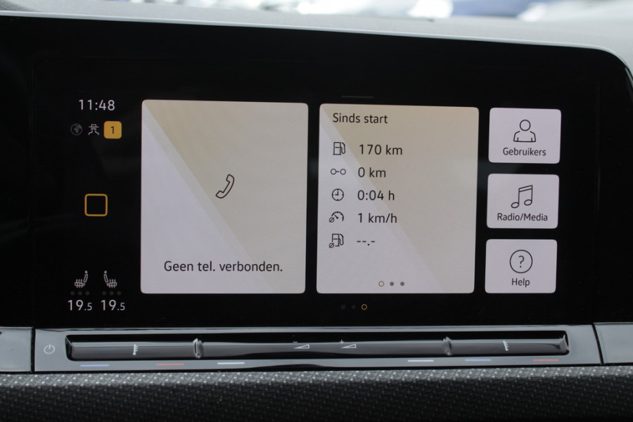 Volkswagen Golf 1.5 eTSI R-Line / Panoramadak / Camera / Matrix LED / 18'' / Navigatie / DAB / ACC / Stoelverwarming
