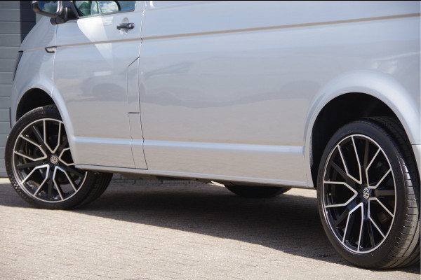 Volkswagen Transporter 2.0 TDI L2 150PK, AIRCO, CRUISE, NAVI, PARKEERSENSOREN, STOELVERWARMING DUBBELE CABINE LEVERBAAR