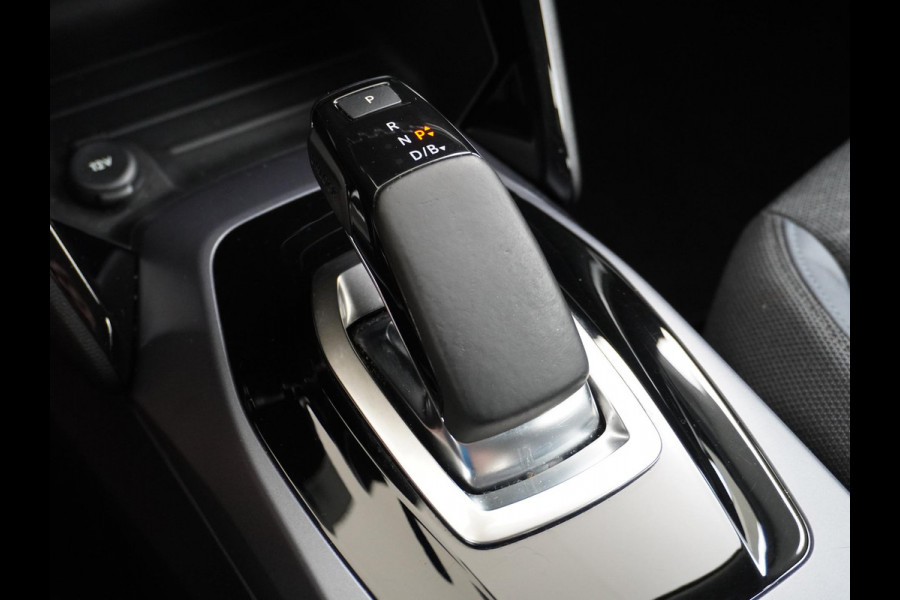 Peugeot e-2008 EV Allure 50 kWh ADAP. CRUISE | NAVI | RIJKLAARPRIJS INCL. 12 MND. BOVAGGARANTIE