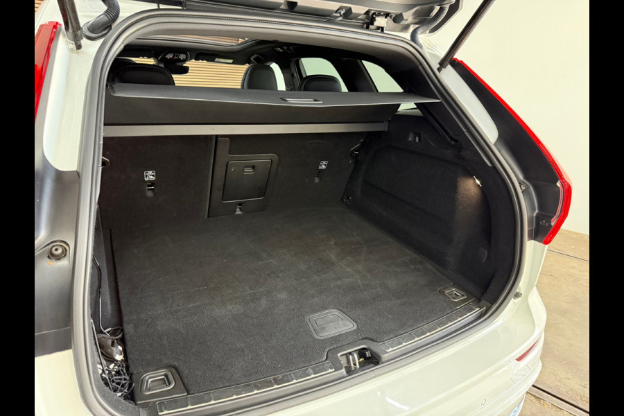 Volvo XC60 2.0 T6 Ultimate Dark R-Design Plug-in Hybrid Recharge | Facelift | 21 Inch | Pano | Leder