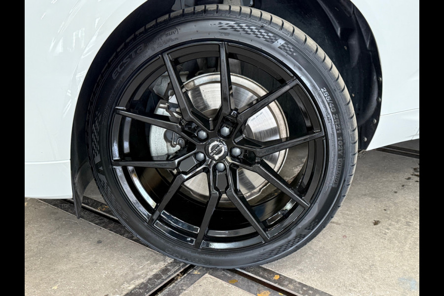 Volvo XC60 2.0 T6 Ultimate Dark R-Design Plug-in Hybrid Recharge | Facelift | 21 Inch | Pano | Leder