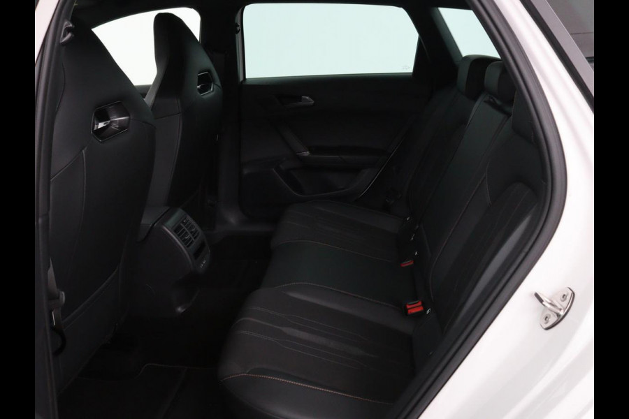 CUPRA Leon 1.4 e-Hybrid VZ Business | Camera | Stoel & Stuurverwarming | Adaptive cruise | Carplay | Elektrische achterklep | Trekhaak