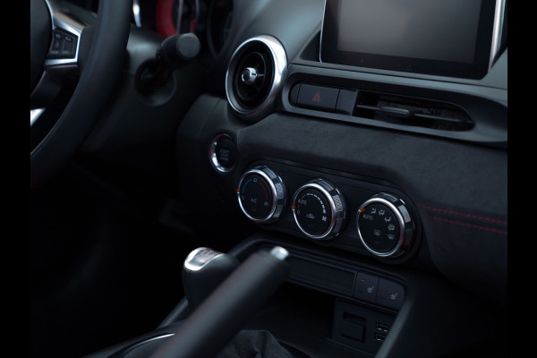 Abarth 124 Spider 1.4 MultiAir Turbo | Handbak | Bose | 1e eigenaar