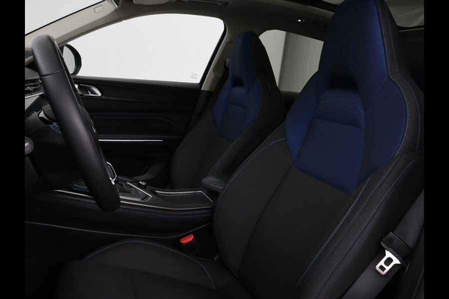 Lynk & Co 01 1.5 Plug In | Panoramadak | Infinity by Harman | 360 Camera | Adaptive cruise | Stoelverwarming | Carplay | Memory | Full LED