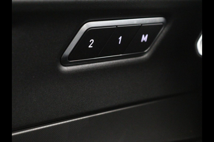 Lynk & Co 01 1.5 Plug In | Panoramadak | Infinity by Harman | 360 Camera | Adaptive cruise | Stoelverwarming | Carplay | Memory | Full LED